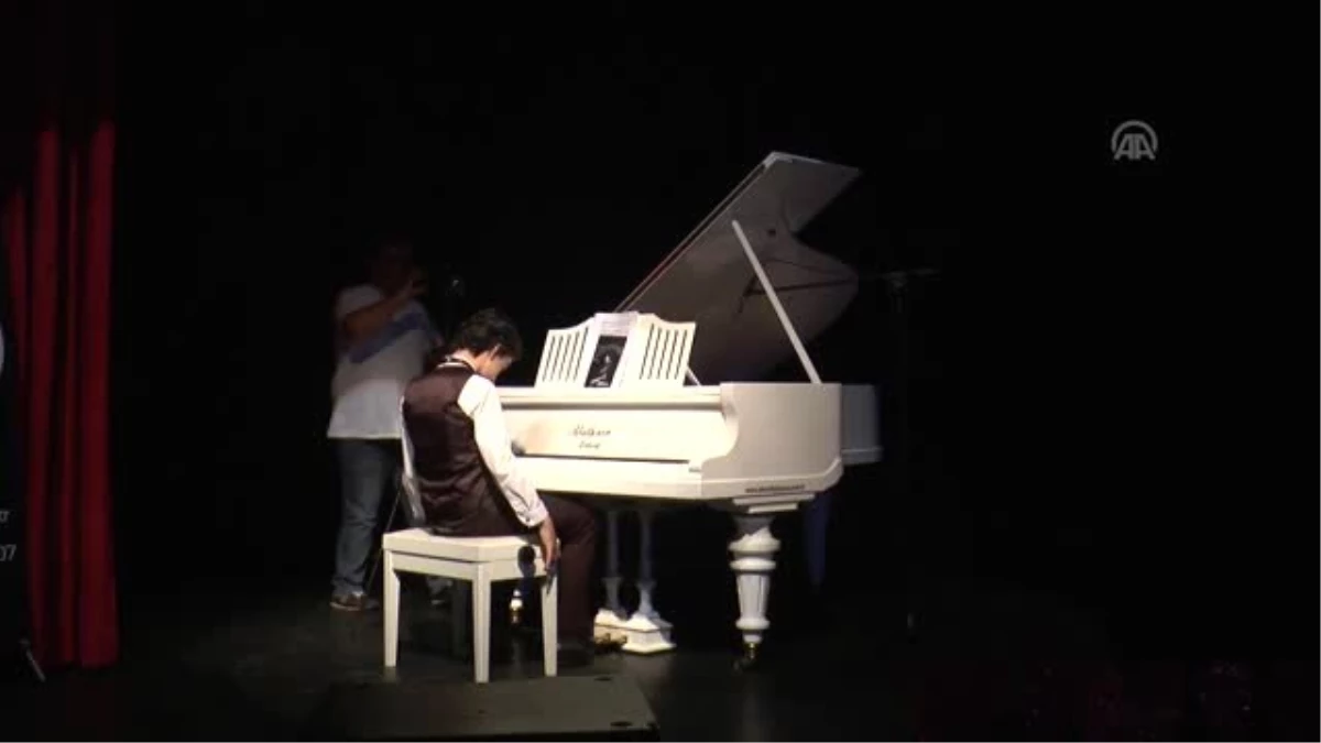 Genç Piyanistten Kimsesiz Çocuklar İçin Konser - Tekirdağ