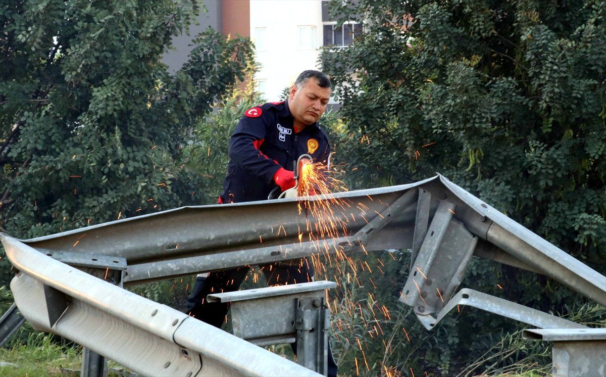Güncelleme 2 - Yolcu Otobüsü Şarampole Devrildi: 2 Ölü, 29 Yaralı