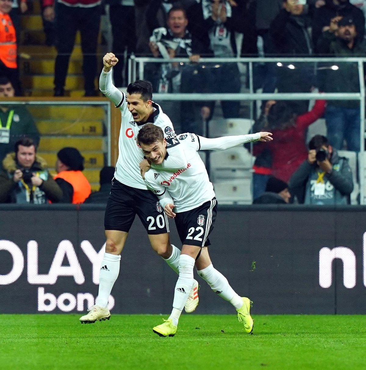 Güneş\'li Beşiktaş, Galatasaray\'a 1 Kez Kaybetti