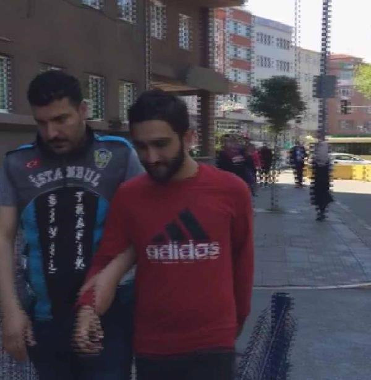 Kaputu Açık İlerleyen Taksi Sürücü Yakalandı