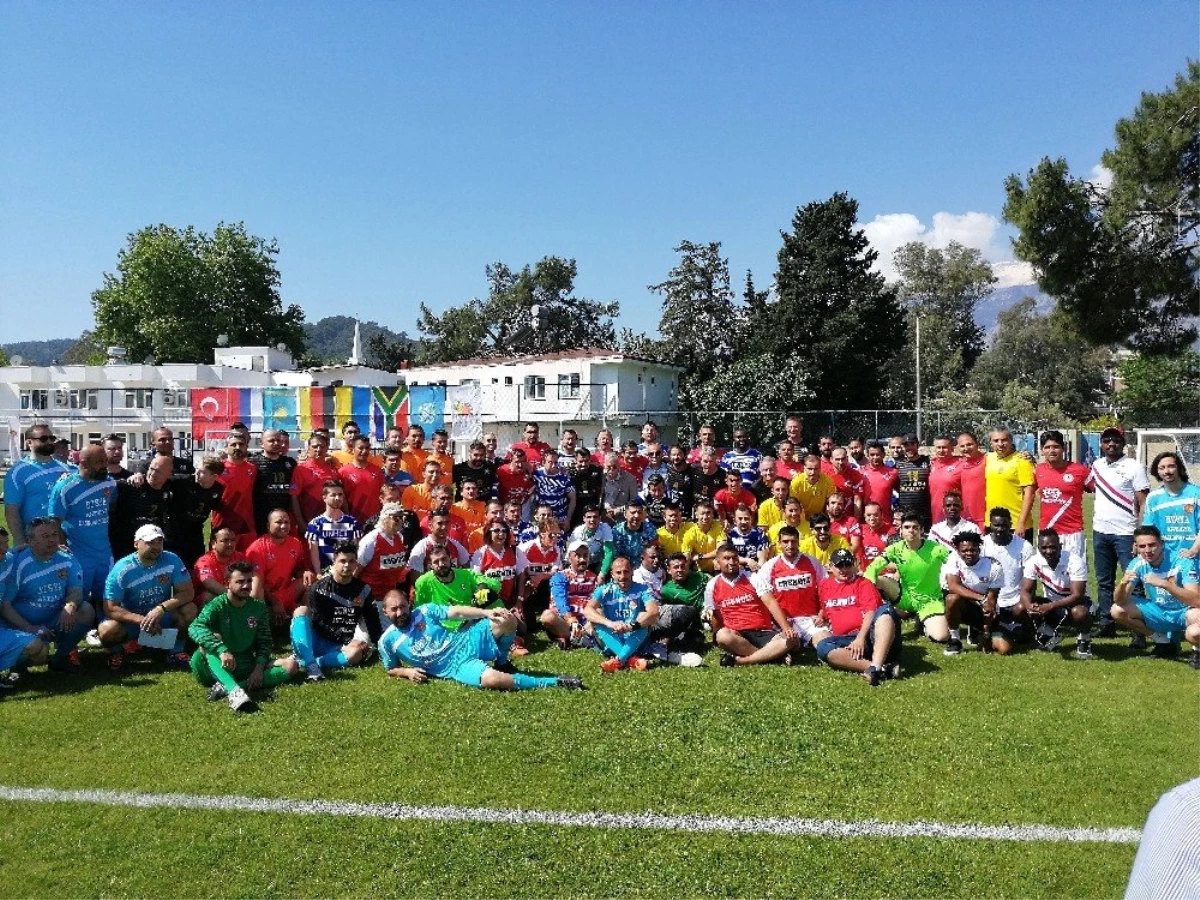 Kemer\'de Dostluk ve Kardeşlik Futbol Turnuvası