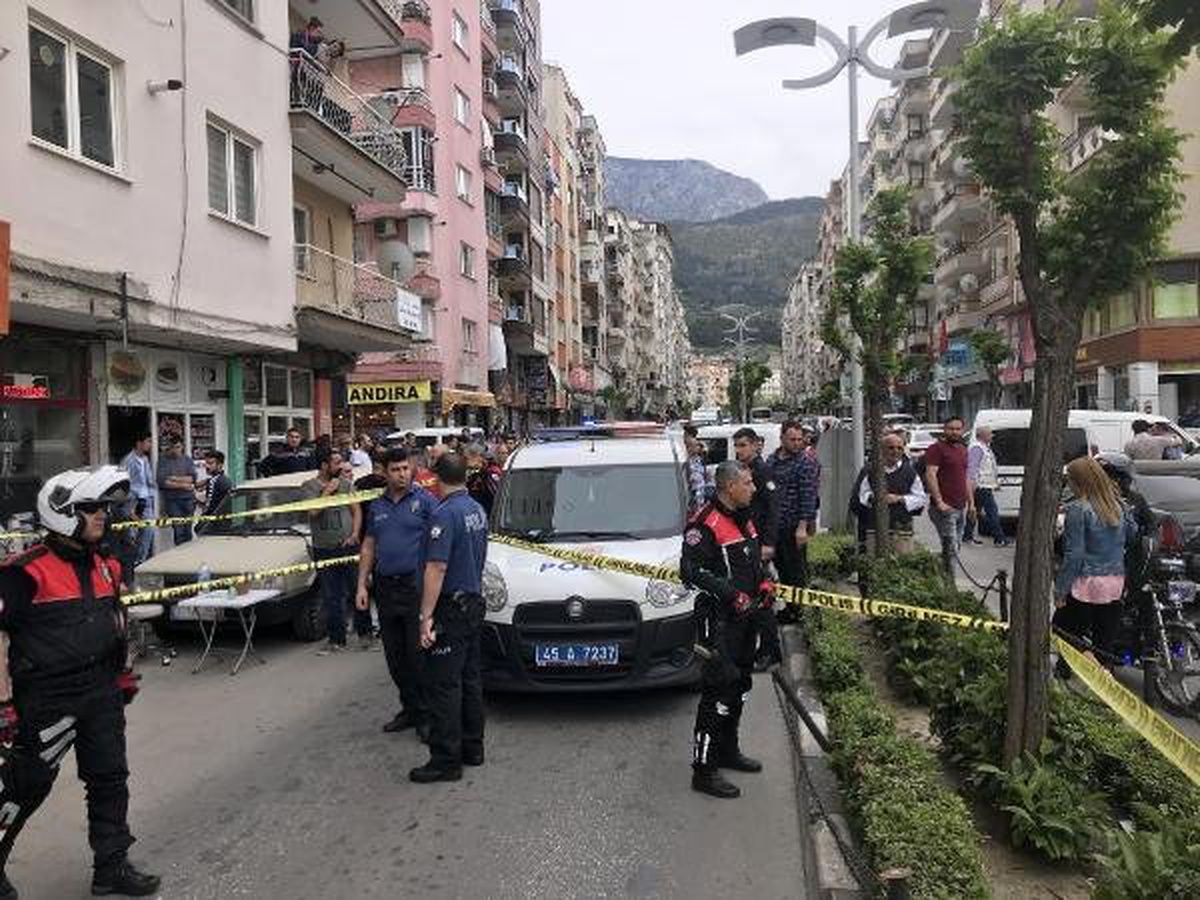 Kızını Taciz Ettiği İddiasıyla Çiğ Köfteciyi Ayağından Vurdu