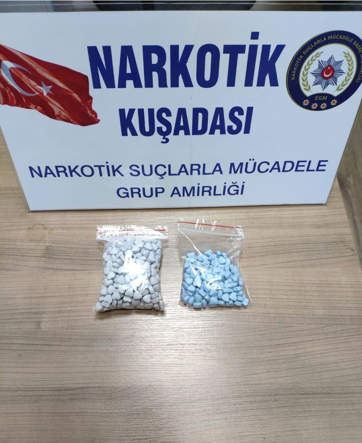 Kuşadası\'nda Uyuşturucu Hap Operasyonu