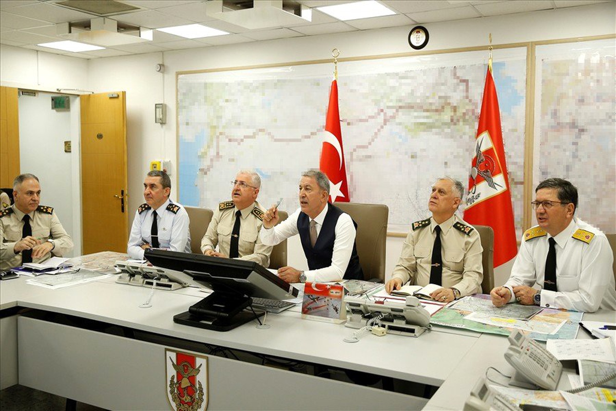 Milli Savunma Bakanı Akar: "28 Pkk/ypg\'li Terörist Etkisiz Hale Getirildi"