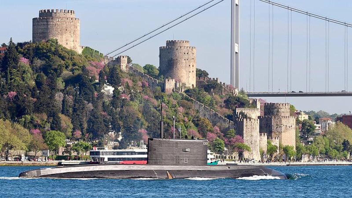 Montrö Boğazlar Sözleşmesi\'ne Göre Rus Denizaltıları Boğazlardan Geçebilir Mi?