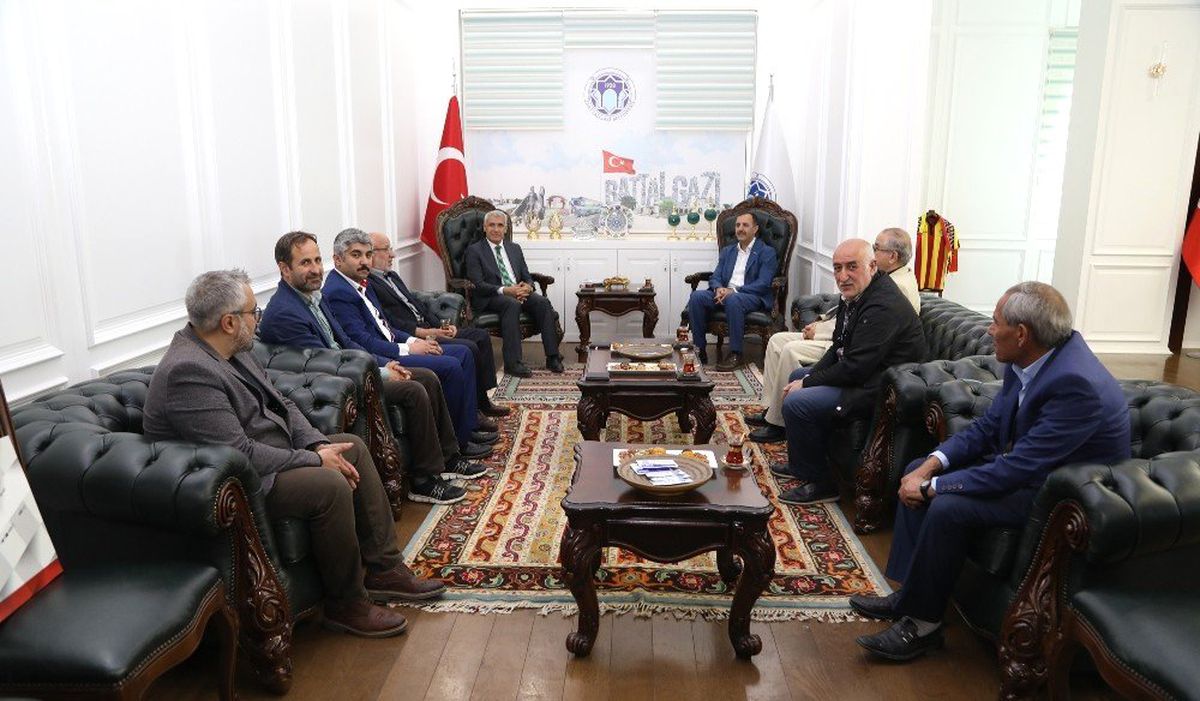 Önder İmam Hatipliler Derneği\'nden Başkan Güder\'e Ziyaret