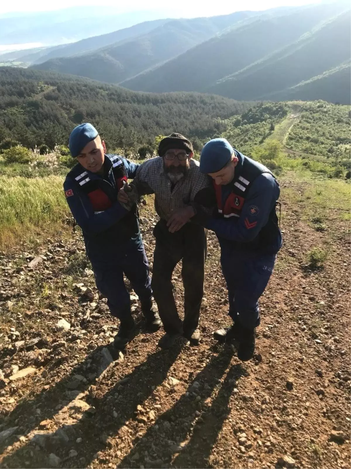 Ormanda Kaybolan Yaşlı Adam Bulundu