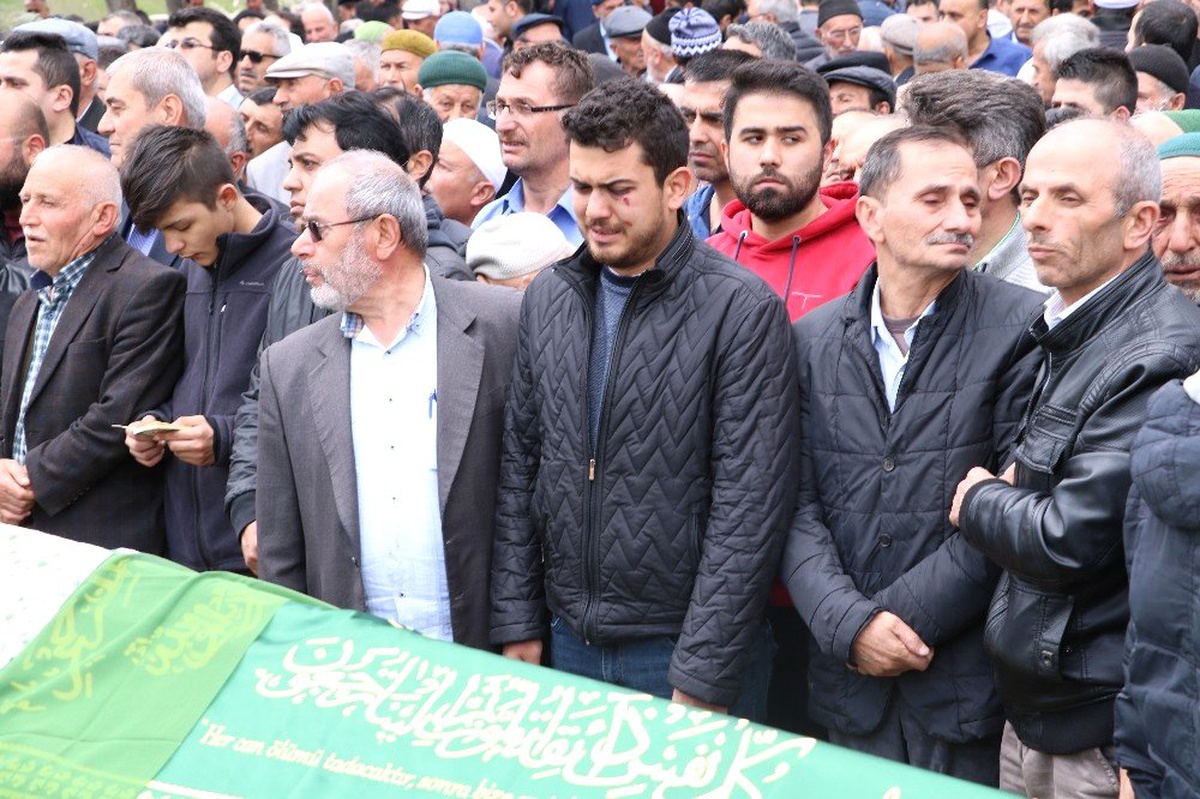 Otobüs Kazasında Ölenler Toprağa Verildi