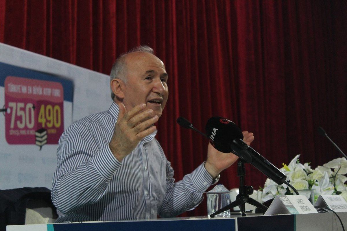 Prof. Dr. Şimşirgil\'den Milli Eğitim Bakanlığına Çağrı: "Bu İnsanların Tarihini, Dilini,...