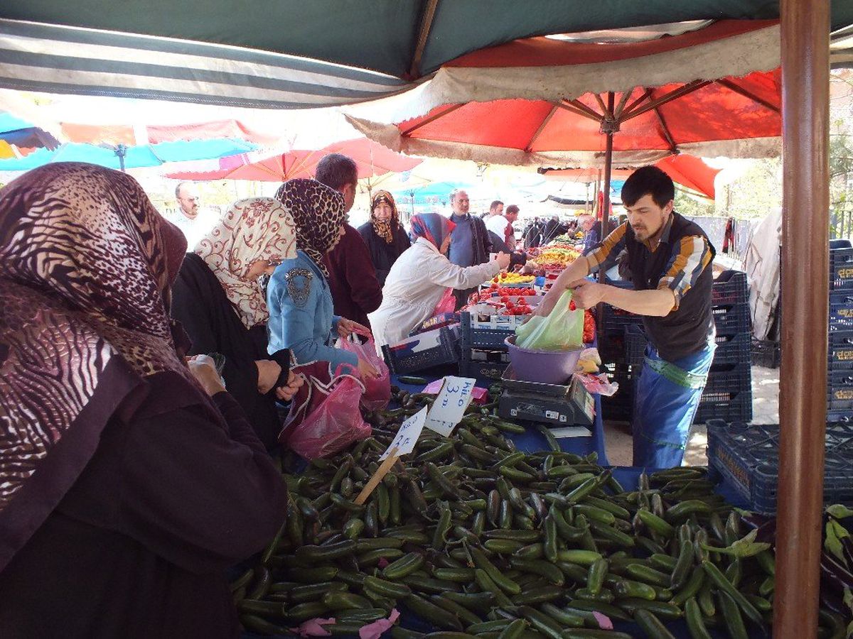 Ramazan Öncesi Pazarda Fileler Doldu Taştı