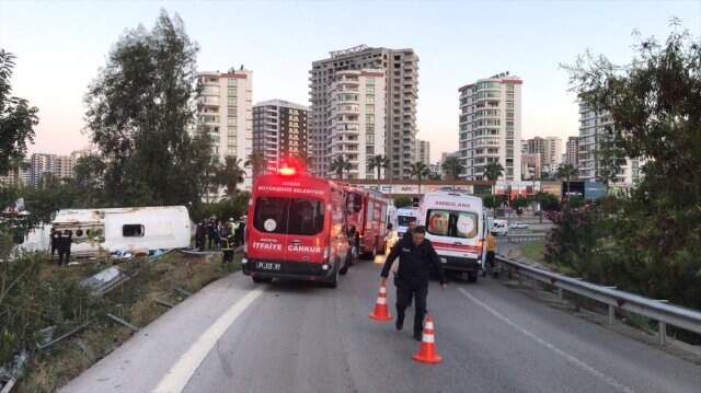 Şehirlerarası Yolcu Otobüsü Kaza Yaptı: 2 Ölü, 21 Yaralı