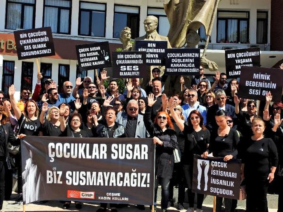 Siyahlar Giyip, Çocuk İstismarına Tepki Gösterdiler