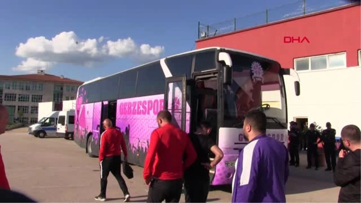 Spor Küme Düşen Takımın Otobüsü, Futbolcuları Statta Bırakıp Gitti