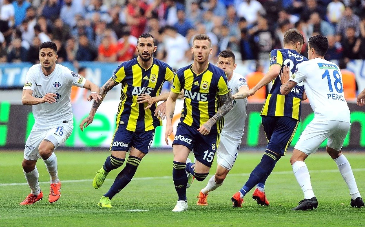 Spor Toto Süper Lig: Kasımpaşa: 1 - Fenerbahçe: 1 (İlk Yarı)