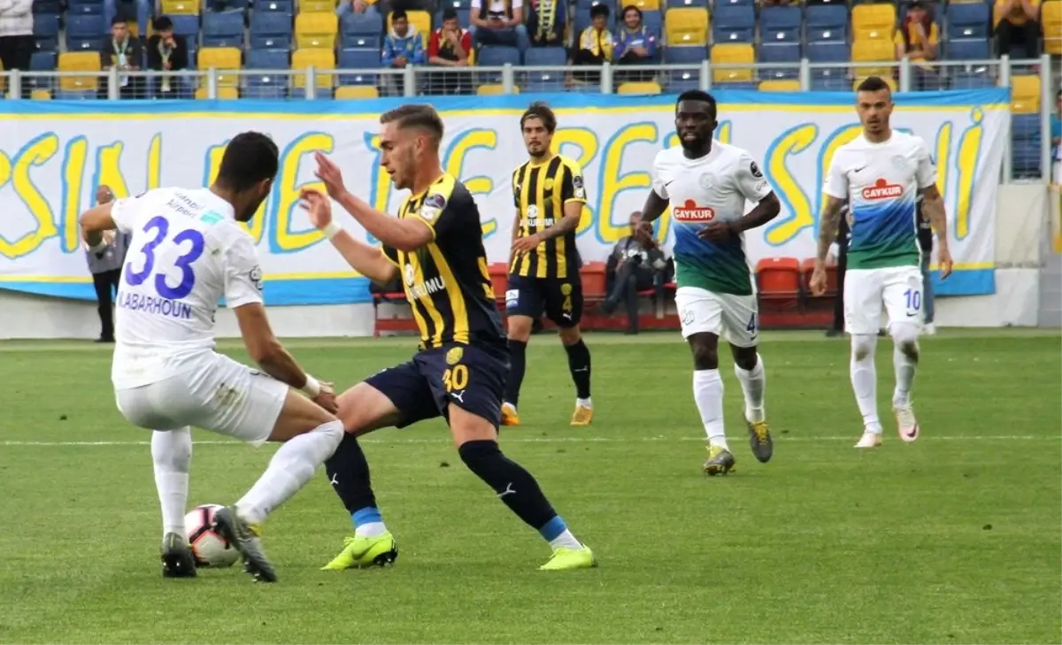 Spor Toto Süper Lig: Mke Ankaragücü: 0 - Çaykur Rizespor: 1 (İlk Yarı)