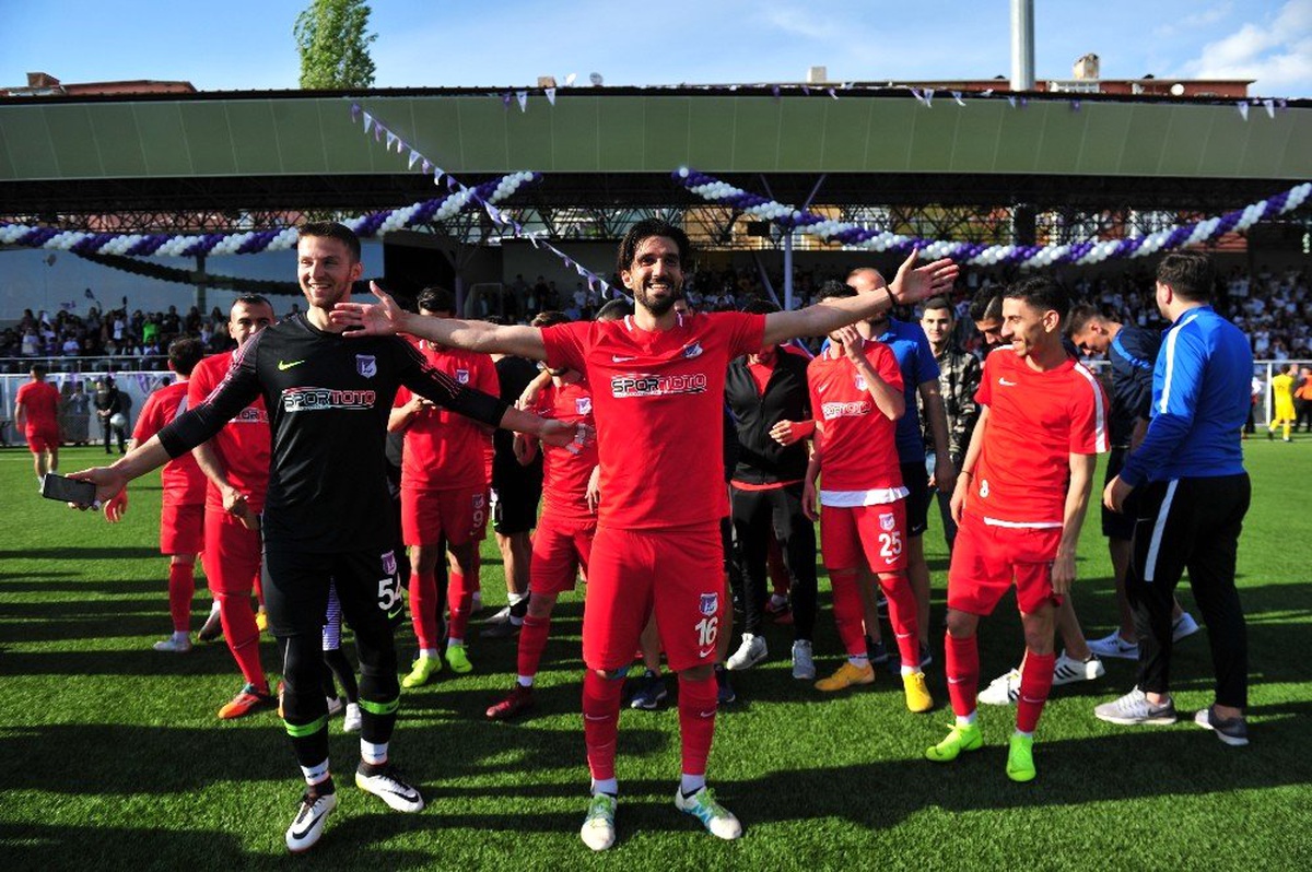 Tff 2. Lig\'de Manisaspor\'u 5-0 Mağlup Eden Keçiörengücü, Şampiyon Olarak Spor Toto 1. Lig\'e...
