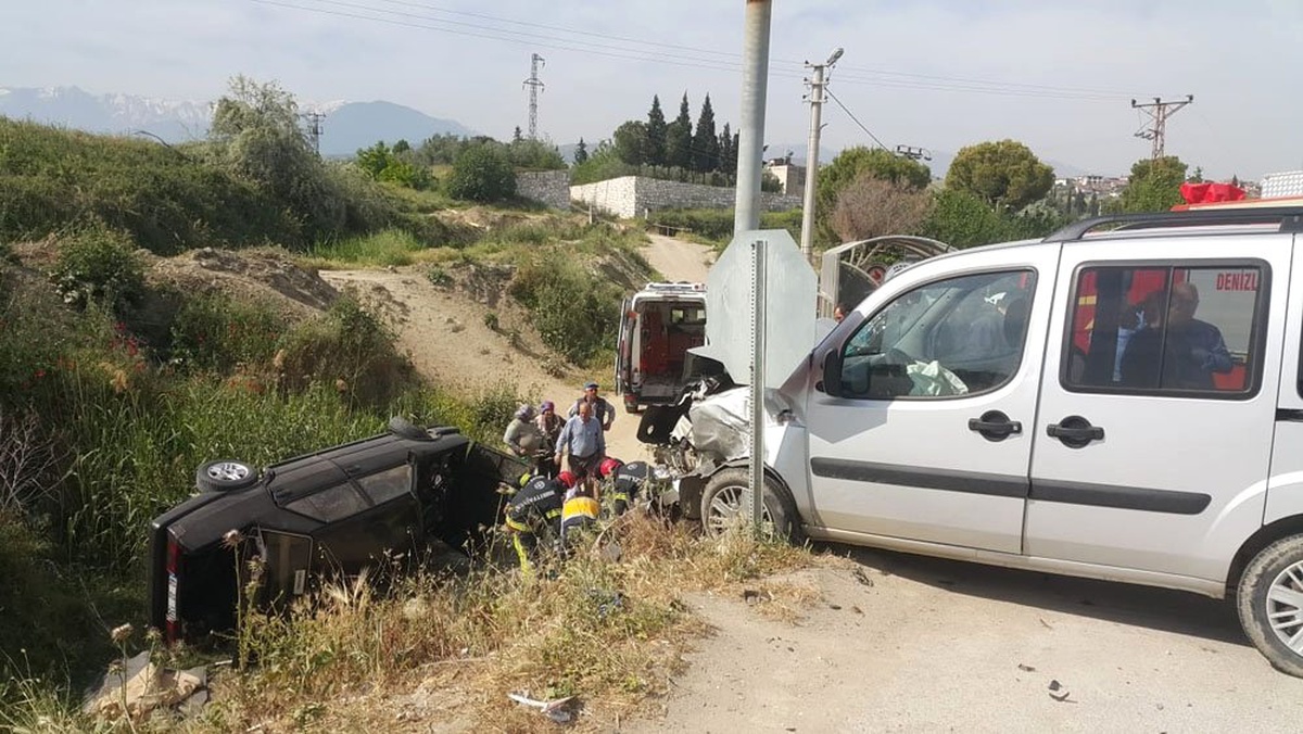 Ticari Araçla Otomobil Çarpıştı: 6 Yaralı