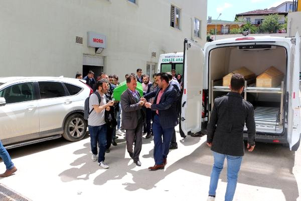 Tokat\'taki Kazada Ölen 7 Kişinin Cenazeleri Ailelerine Teslim Edildi