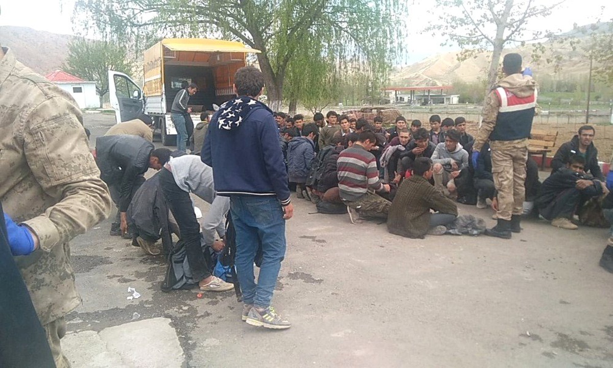 Trafik Polisleri ve Jandarmadan Nefes Kesen Operasyon