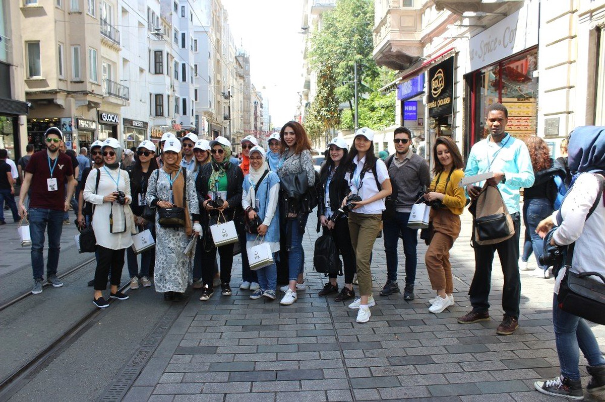 Uluslararası Öğrenciler İstanbul\'da Foto Safariye Çıktı