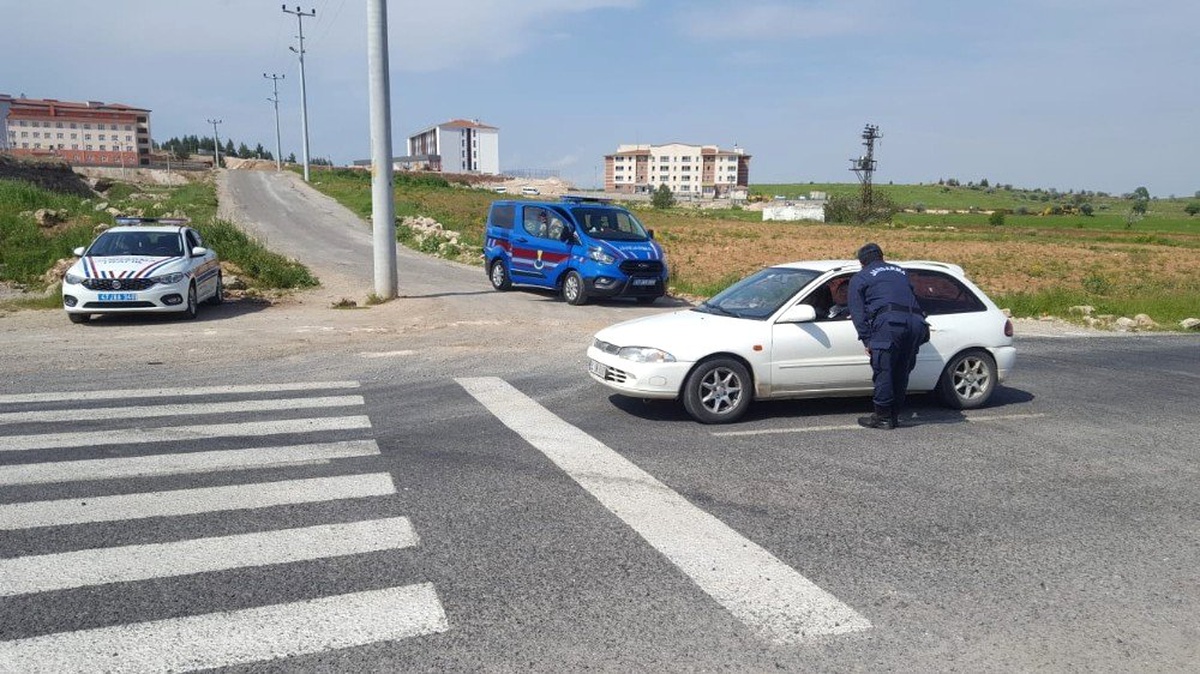 Yaya Güvenliği ve Önceliği Konusunda Jandarma Trafik Ekipleri Şoförleri Bilgilendirdi