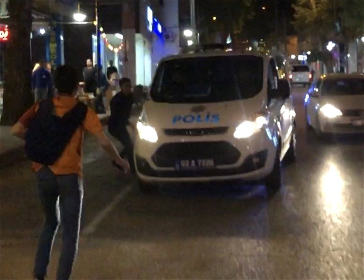 Adıyaman\'da Derbi Sonrası Taraftarlar Arasında Gerginlik