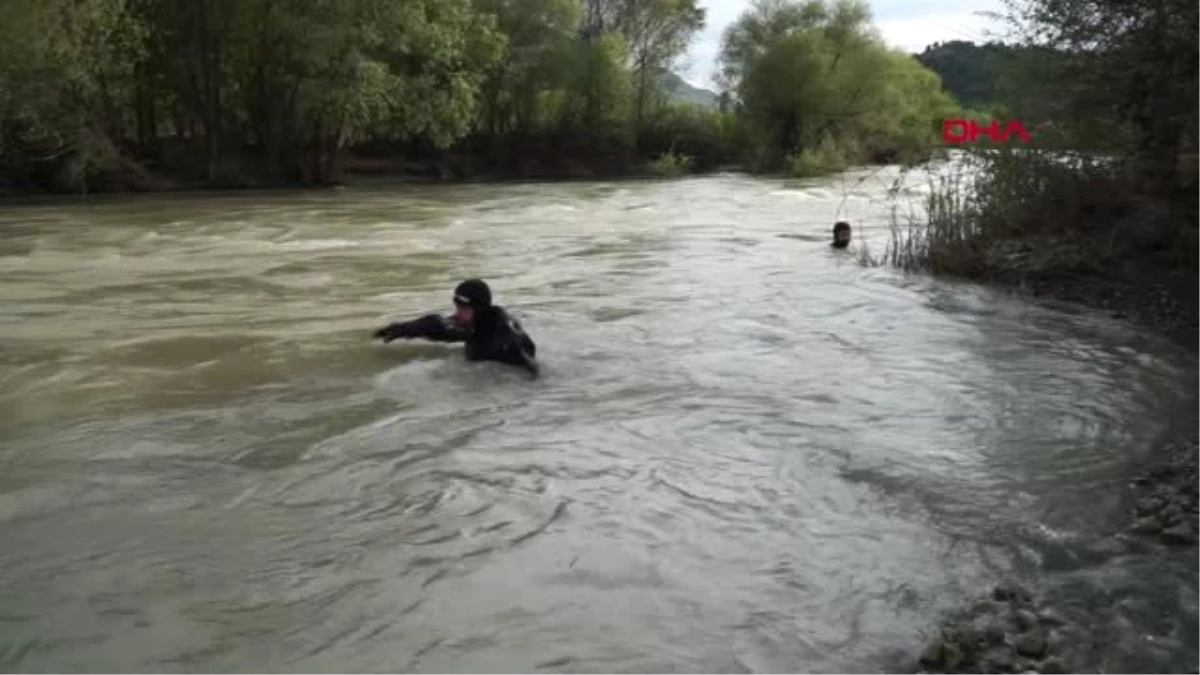 Adıyaman Topunu Almak İsterken Suya Düşen Çocuk 1 Kilometre Uzakta Bulundu