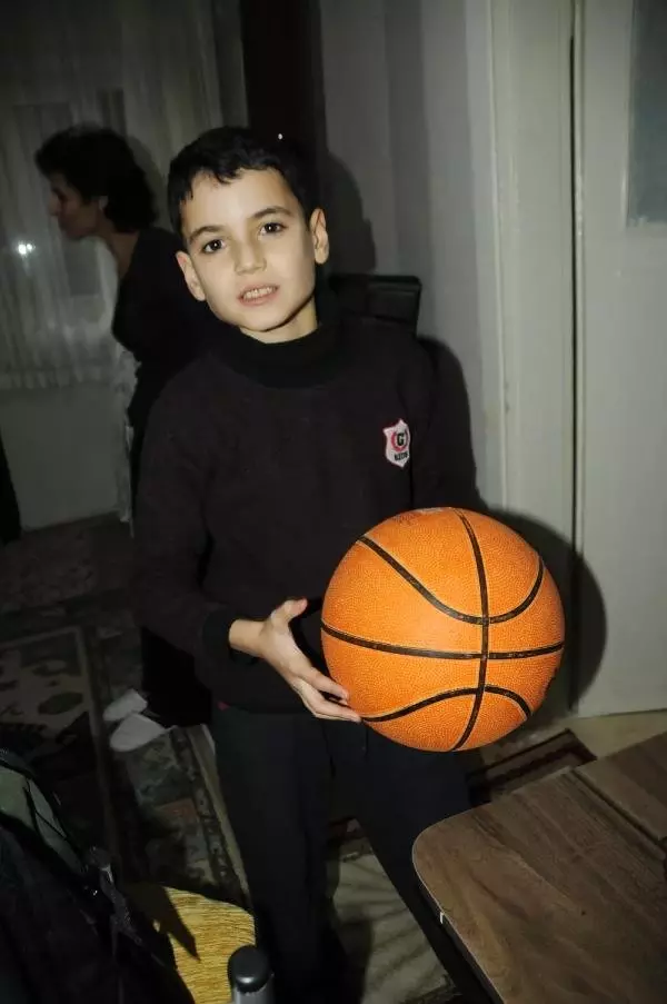 Biri Otizmli Ve Epilepsi Hastasi 2 Cocugunun Egitimi Icin Yardim Istedi Son Dakika