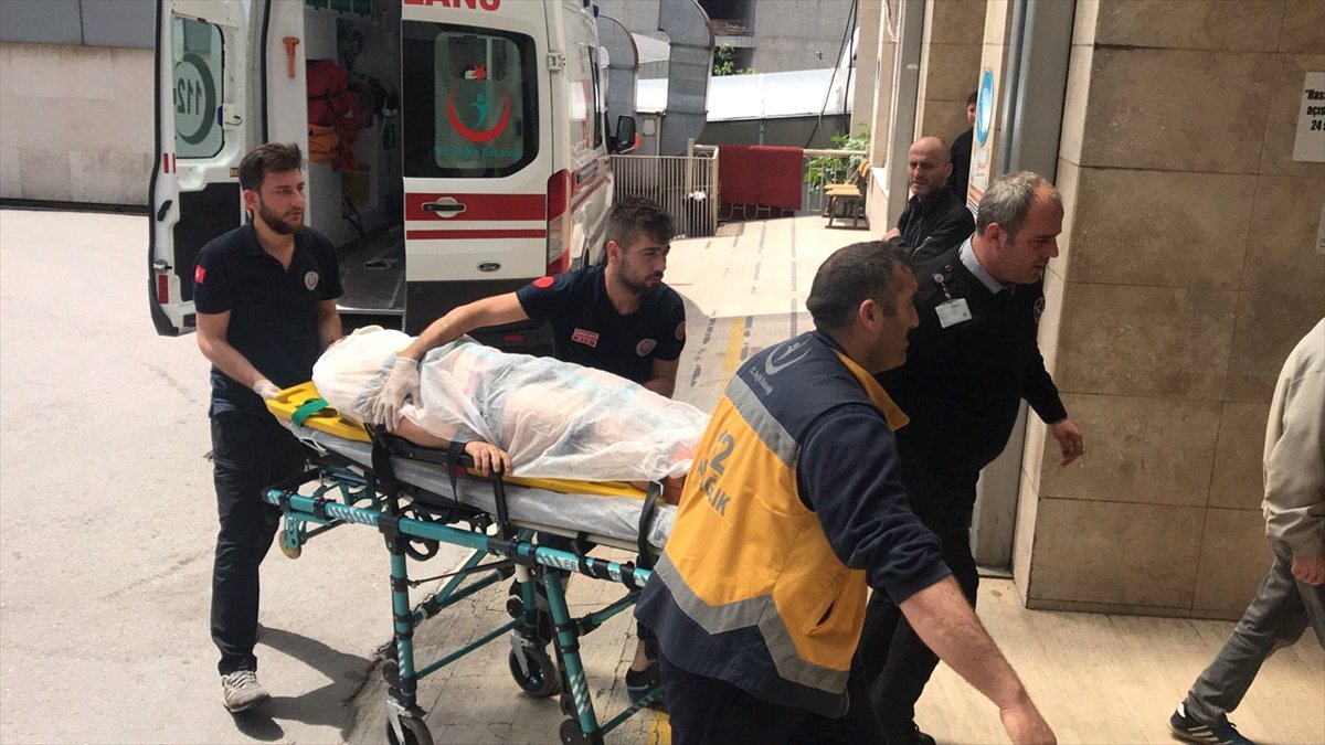 Boğulma Tehlikesi Geçiren Genci Vatandaşlar Kurtardı