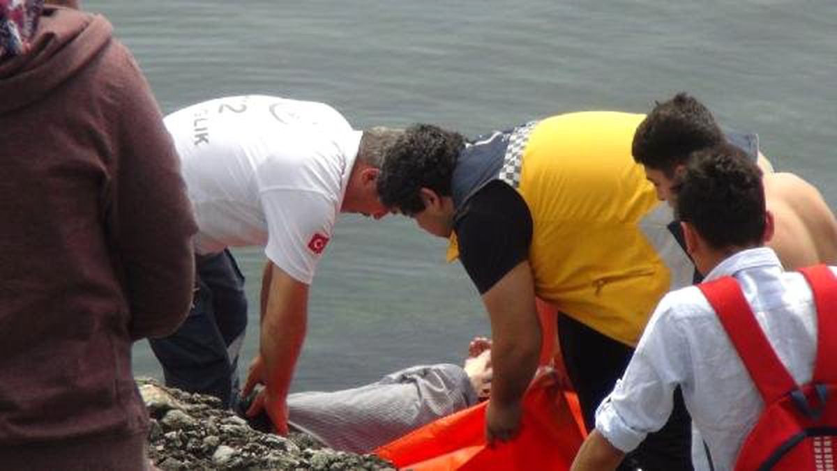 Denize Atladı, Balıkçılar Kurtardı