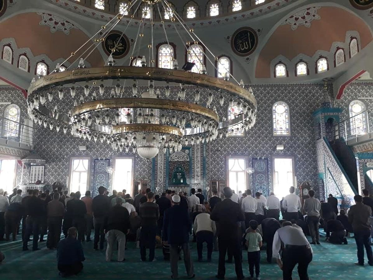 Denizli\'de Engelli Bireyler Namazda Bir Araya Geldi