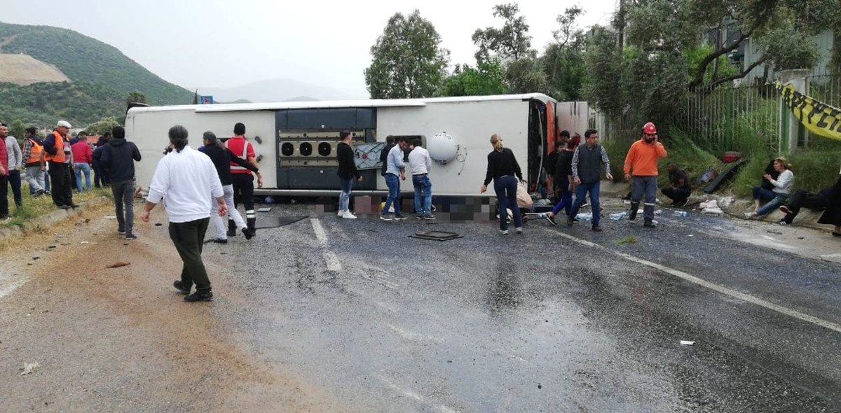 Düzeltme) Milas\'ta Feci Kaza: 2 Ölü, 12 Yaralı