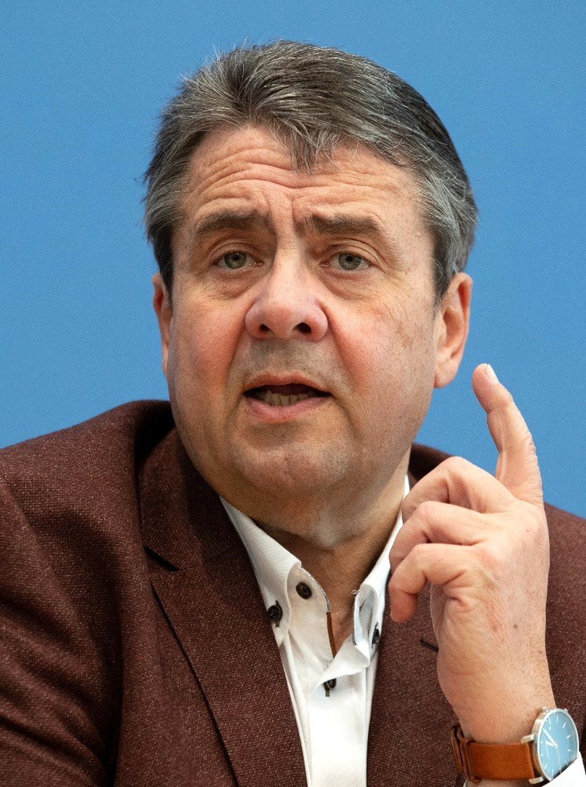 Eski Alman Dışişleri Bakanı Gabriel: "Avrupa Rusya\'ya Karşı Kendi Güvenliğini Kendisi Sağlamalı"