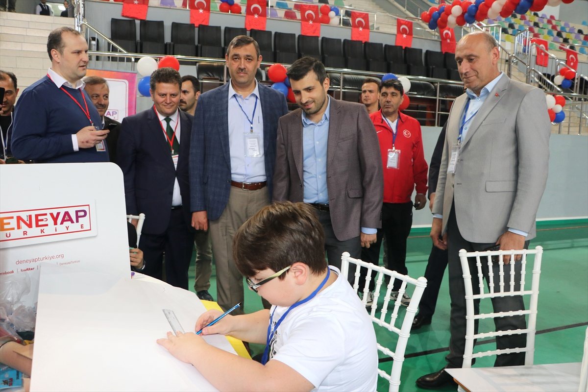 Gençler "Teknoloji Yıldızı" Olmak İçin Hünerlerini Sergiledi