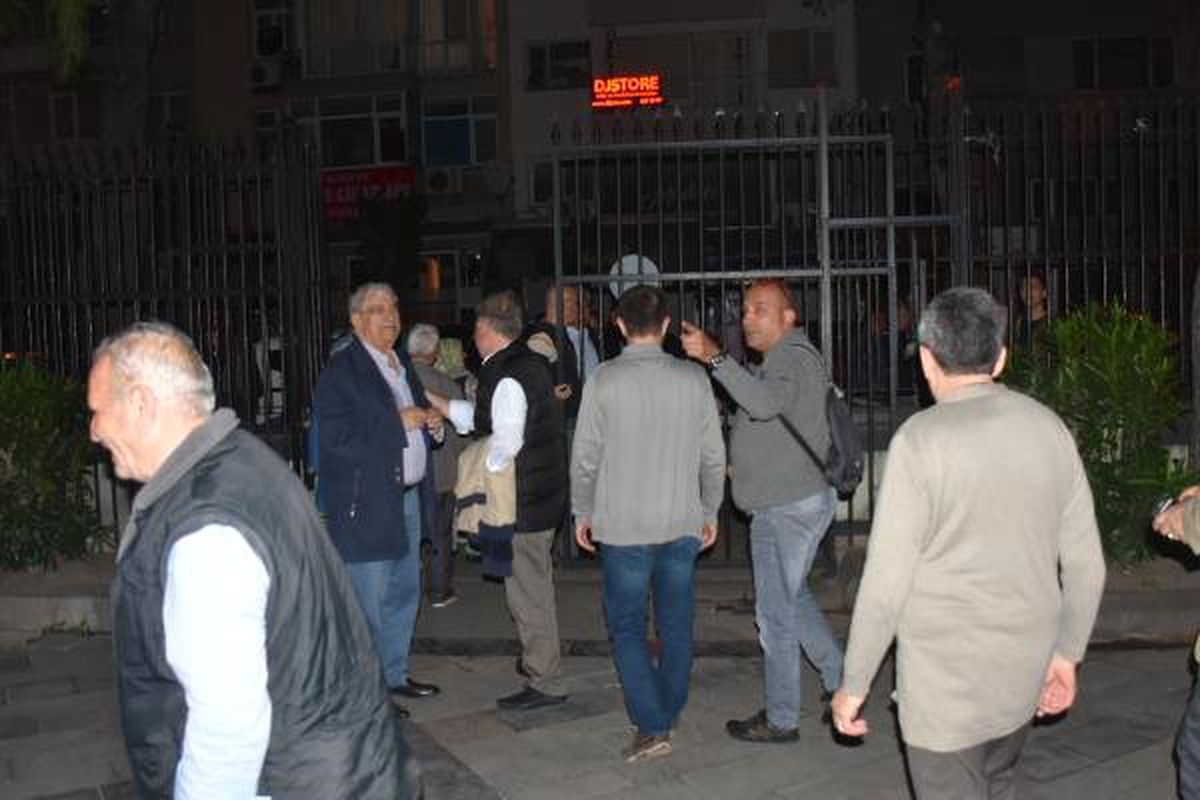 İzmir\'de İlk Teravih Namazı