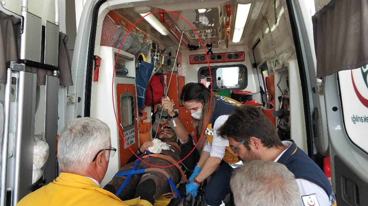 Karnına Saplanan Zıpkınla Hastaneye Kaldırıldı