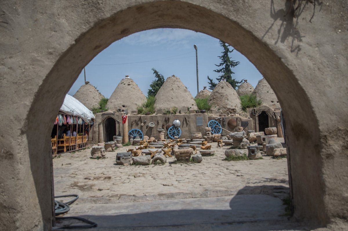 Konik Kubbeli Harran Evleri İlgi Çekiyor