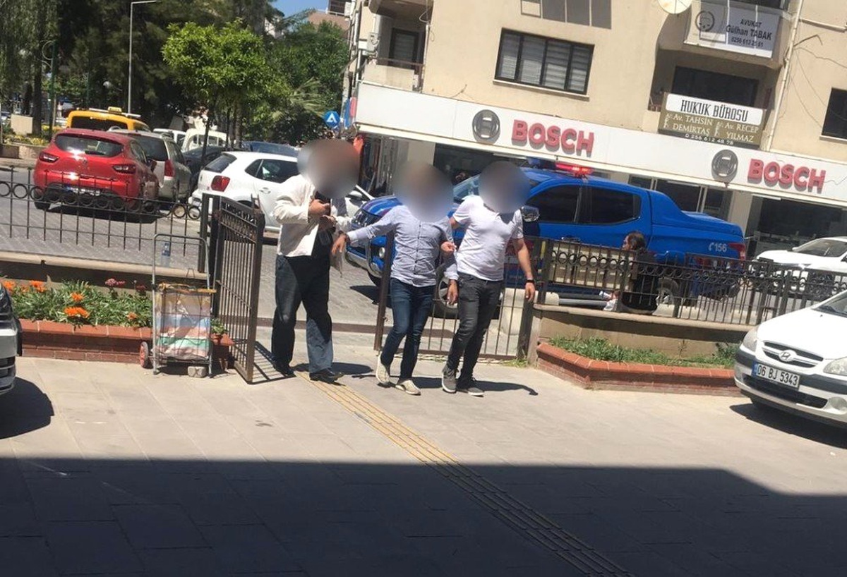 Kuşadası\'nda Kesinleşmiş Hapis Cezası Olan İki Kişi Yakalandı
