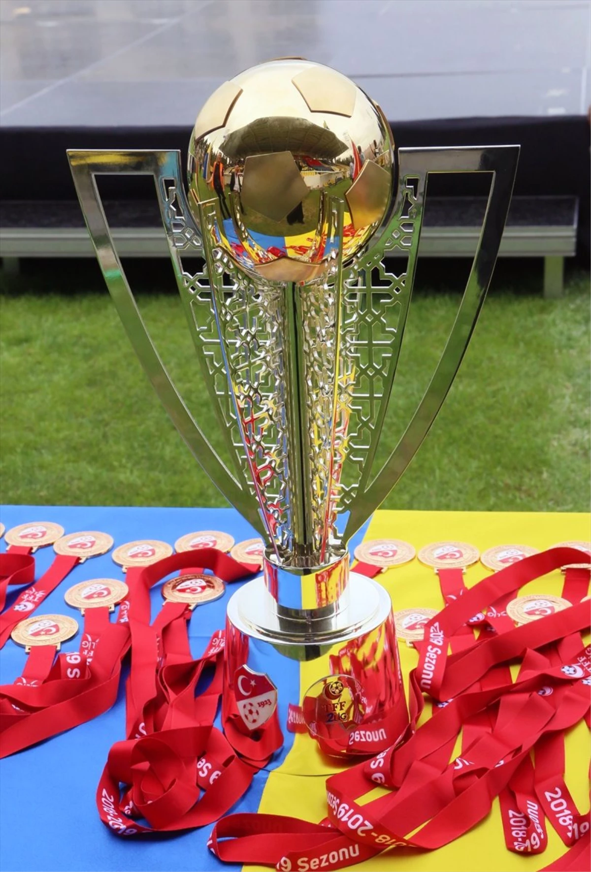 Menemen Belediyespor Şampiyonluk Kupasını Aldı