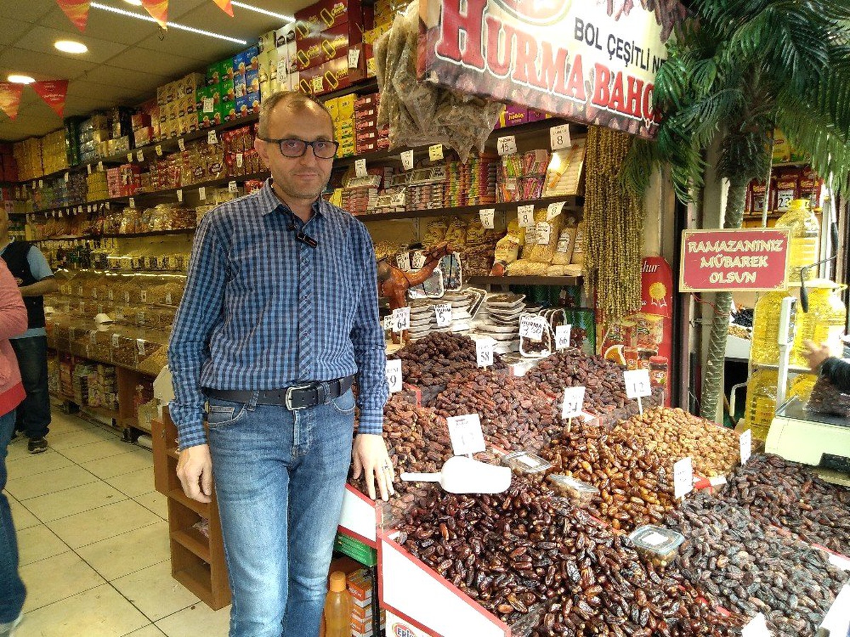Ramazan\'ın Hurma Satıcılarının Yüzünü Güldürdü
