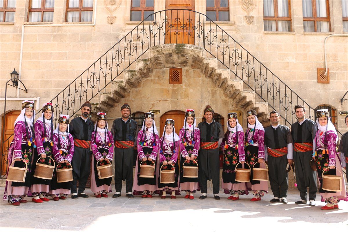 Şanlıurfa Halk Oyunlarını Japonya\'da Tanıtacaklar