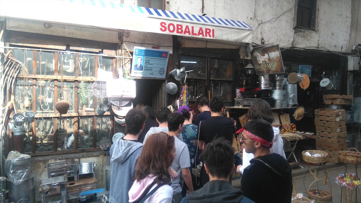Tarihi Demirciler Çarşısı Tatilcilerin Gözdesi Oldu
