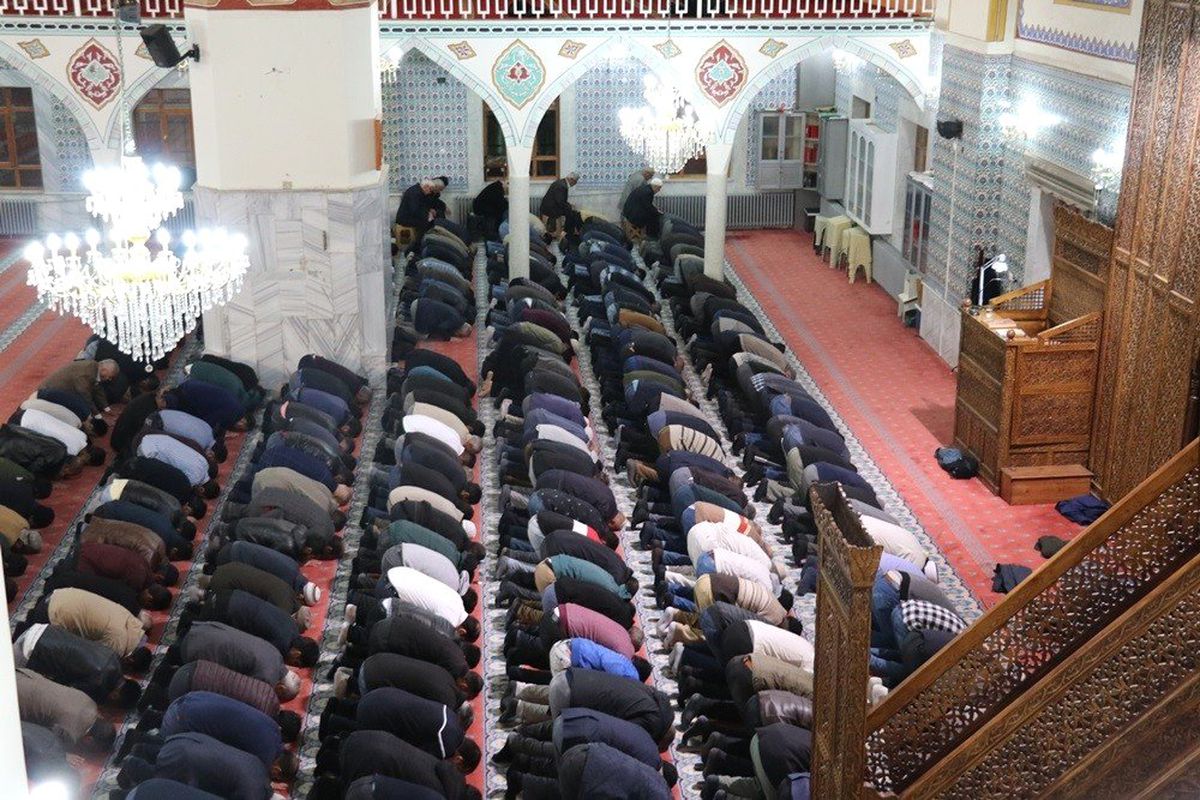 Van\'da İlk Teravih Namazı Kılındı