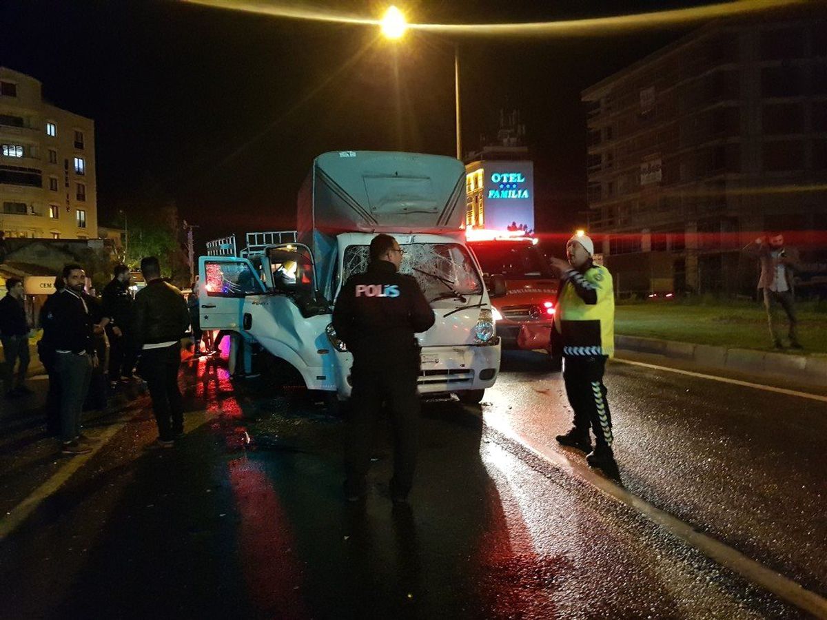 Zincirleme Kazada Can Pazarı: 4 Yaralı