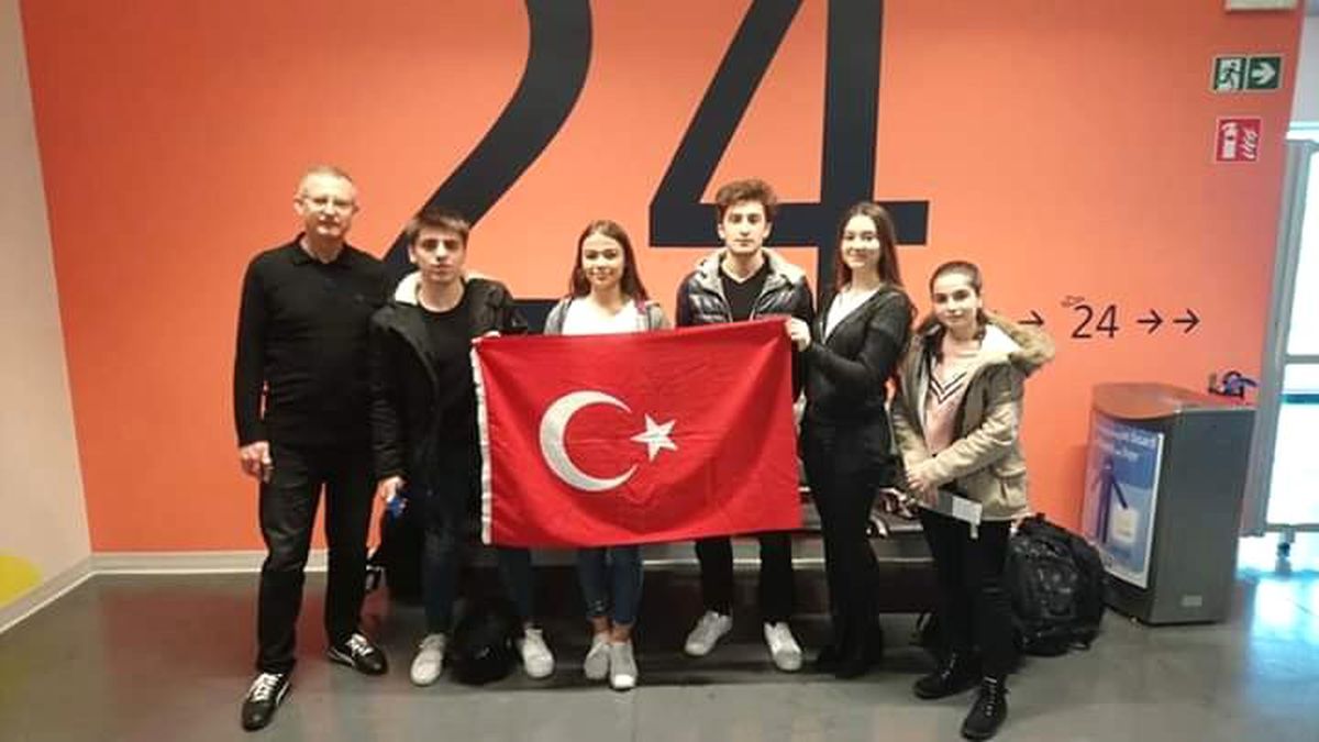 6 Öğrenci Belçika\'da Yaşlı Bakım Stajı Yaptı