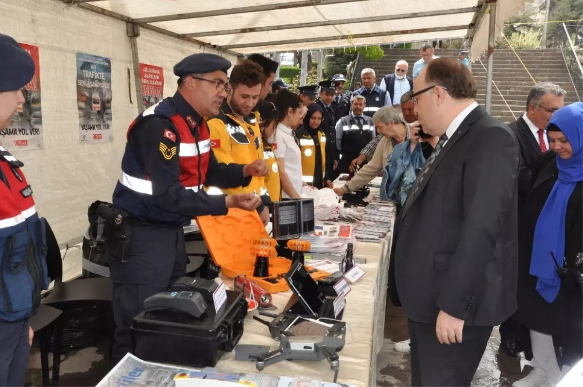 Afyonkarahisar\'da Trafik Haftası Sergisi Açıldı