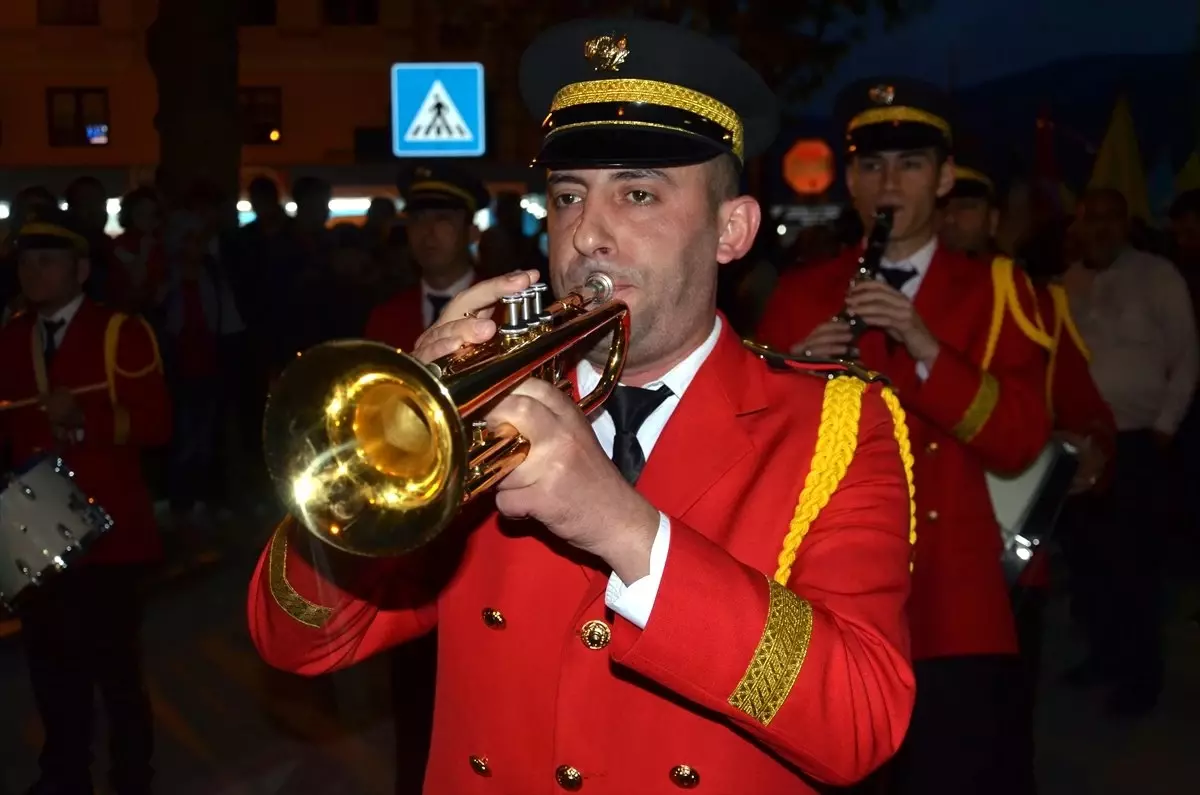 Amasya\'da Ramazan Fener Alayıyla Karşılandı