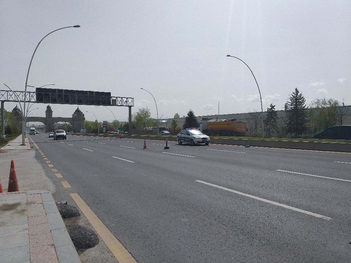 Ankara\'da Polis Uygulama Noktasına Araç Daldı: 1 Polis Şehit