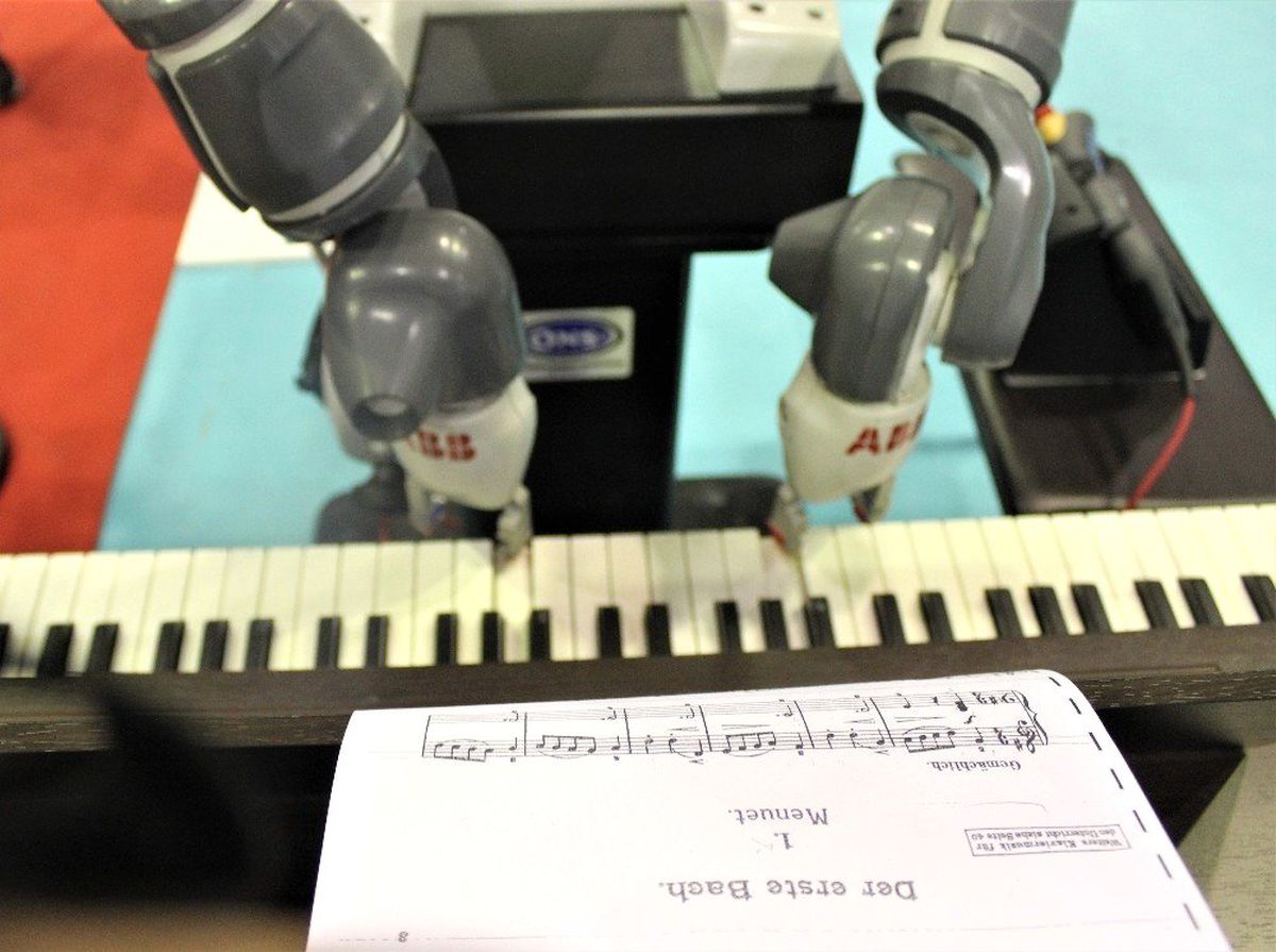 Bu Robot Fazıl Say\'a Rakip