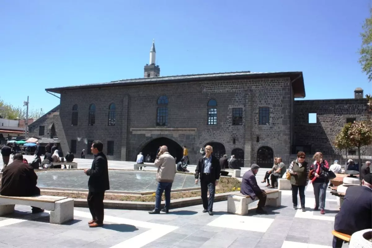 Diyarbakır\'a Turist Akını